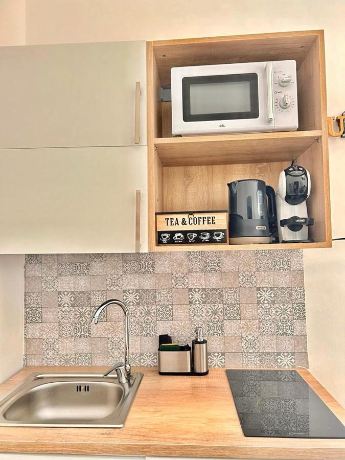 Newhouse Class Бари Екстериор снимка