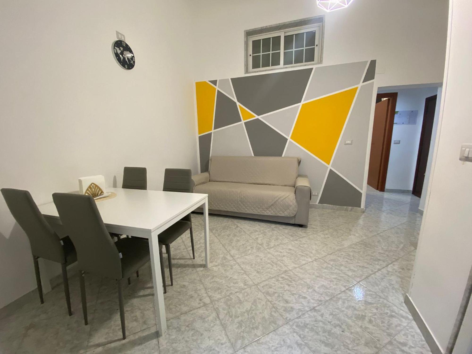 Newhouse Class Бари Екстериор снимка